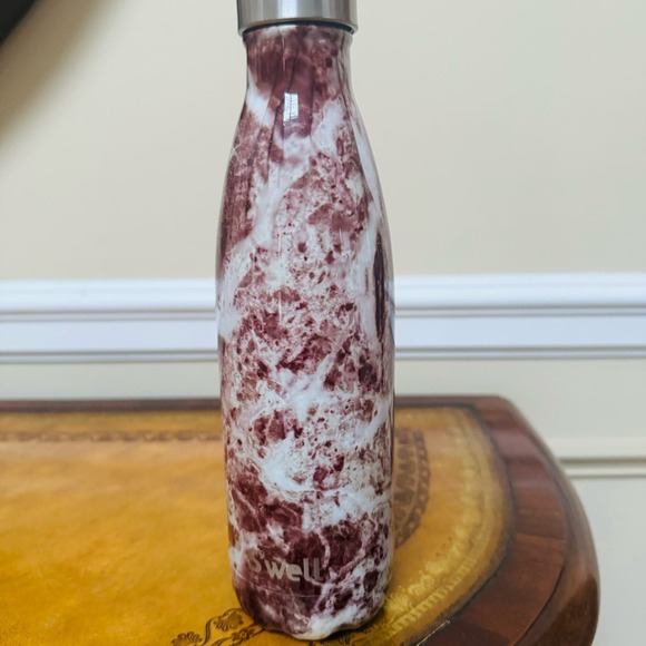 Swell Brown Marble 17 oz Stainless Steel Vacuum Insulated Hydration Water Bottle - Picture 2 of 8